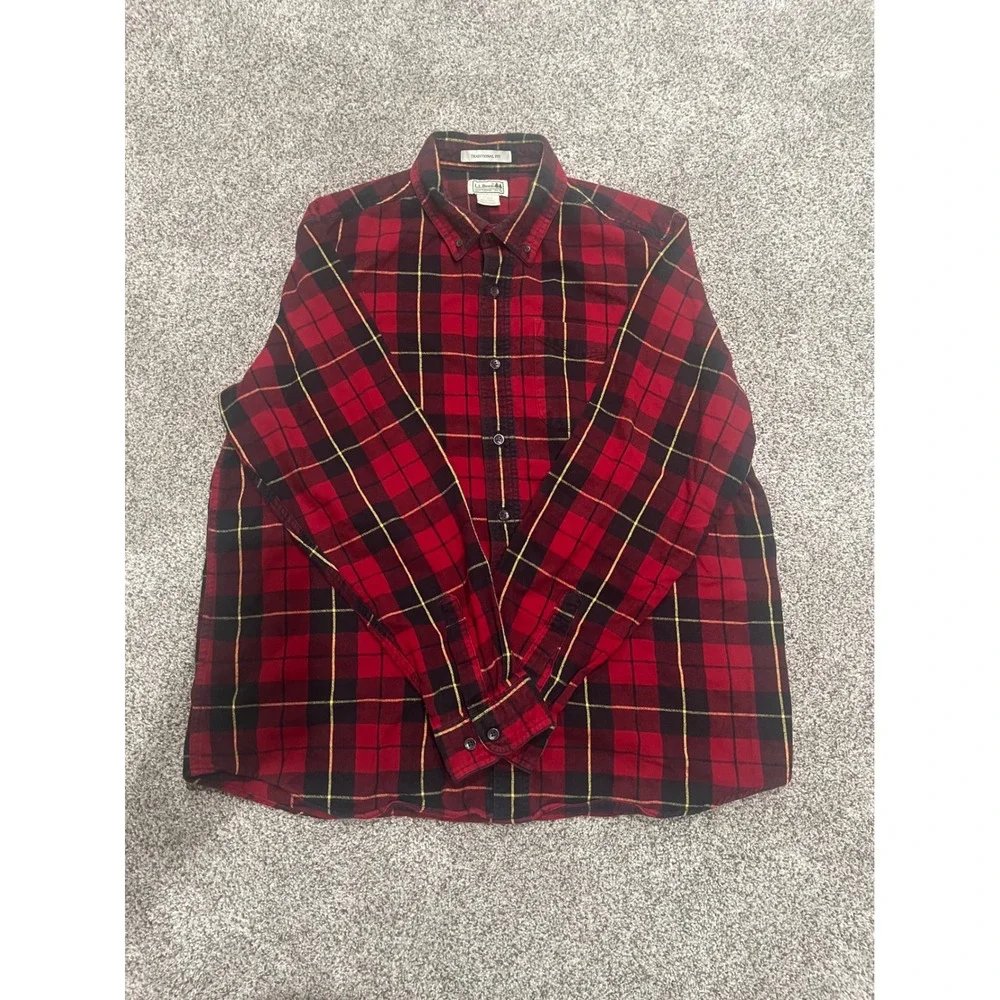 LL Bean Traditional Fit Flannel Shirt Mens Large Red Black Plaid Cotton 228061 - Picture 1 of 5